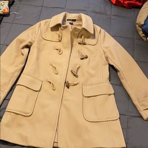Women’s wool coat with toggle closure